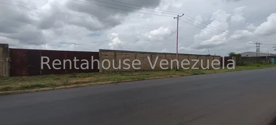 En Venta Amplio Y Estratégico Terreno Ubicado En Zona Industrial