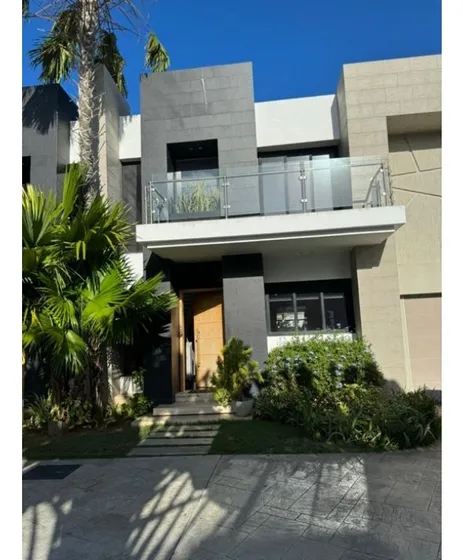 Vendo Townhouse 275m2 Pampatar 8667