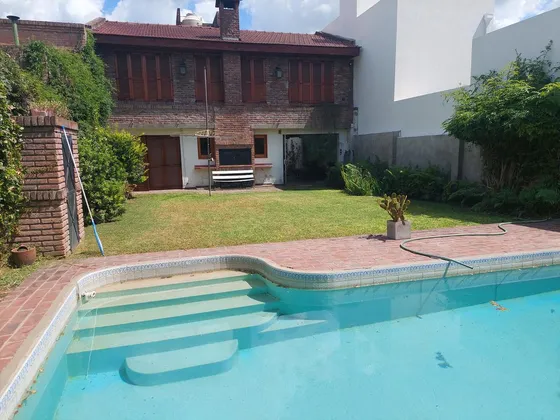Venta Casa  5 Ambientes    Centro De Lujan