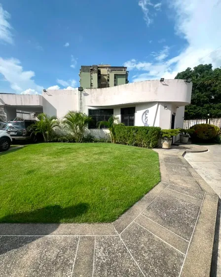 Se Alquila Consultorio Av. Principal De San Miguel Maracay - Aragua