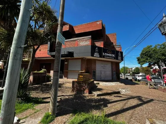 Departamento En Venta - 4 Dormitorios 4 Baños - Local - Mar Del Plata
