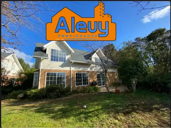 Casa De 2 Pisos De 140 M2, 4d 3b, Alto Del Cruces, Valdivia