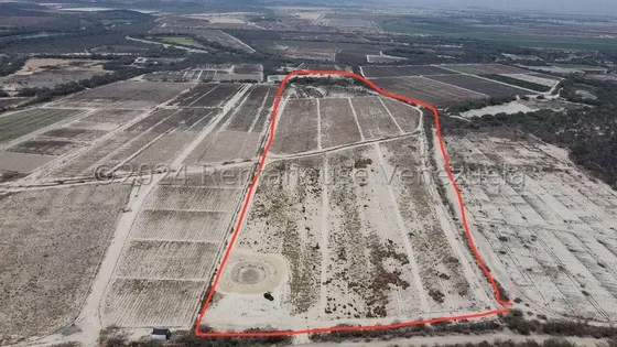 Carlos Colmenarez Vende Terreno Para Actividad Agropecuaria Se Encuentra Deforestada Y Mecanizada Cercada De Alambres De Puas Y Estantillos  Posee Laguna De Regadio Dpcumentos Al Dia Lista Para Ser Fi