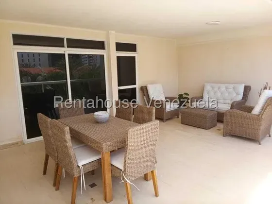 Emg Alquila Apartamento Moderno En Zona De Playa Moreno Conjunto Malibu, Isla De Margarita