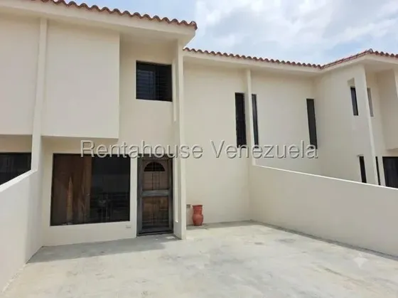 Casa En Venta En Obra Gris Conjunto Cerrado Ciudad Alianza Guacara Carabobo Mls #27-4986 LG Solo Clientes