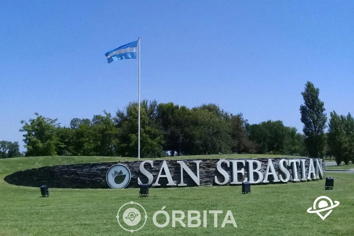 Lote A La Venta En Barrio San Sebastian, Area 13