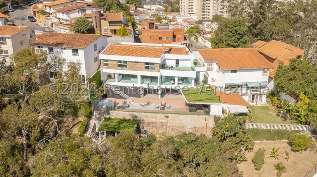Espectacular Casa Los Naranjos Remodelada 24-27086