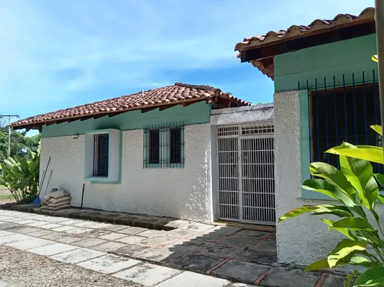 Venta De Casa / Flor De Mayo, San Jose Rio Chico /ls 26-3949