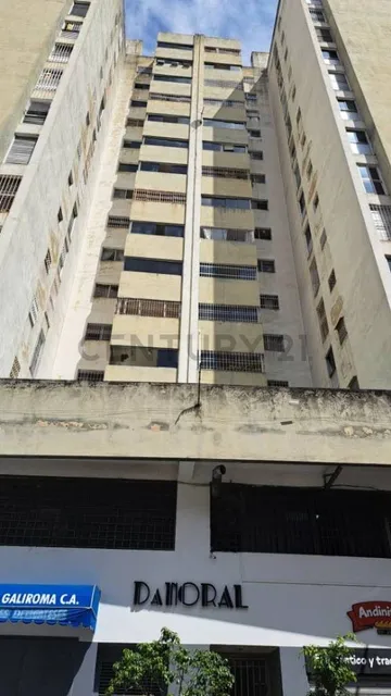 Ml - Venta De Espacioso Apartamento En El Centro De La Ciudad.