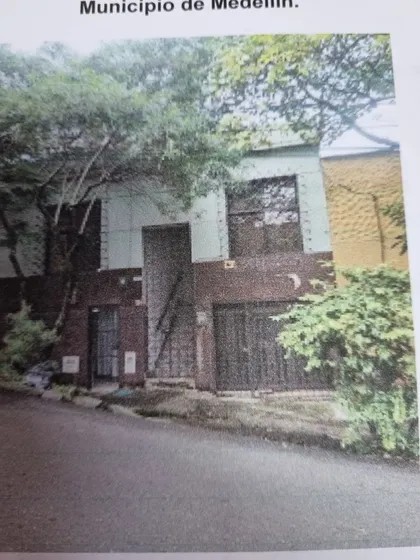 Casa Prado Centro Más Un Aparaestudio Y Un Apartalocal 