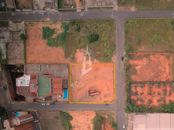 Terreno En Los Samanes, Alta Vista