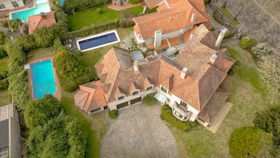 Venta | Residencia | 7 Ambientes | Los Troncos | 1700m² Lote |