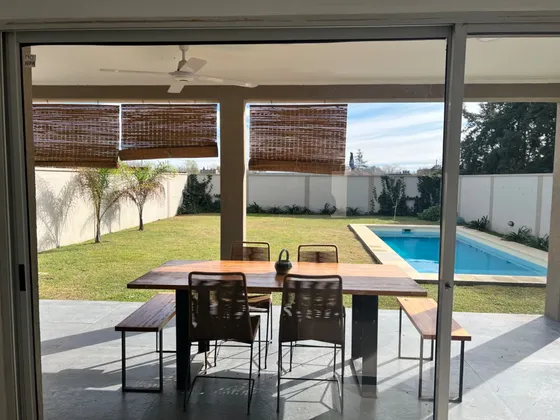Alquiler Temporario Casa Quinta En Suipacha Con Pileta (bs As) Para Descanso, Cerca De Buenos Aires . Ruta Del Queso. 