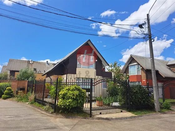 Casa En Venta De 4 Dorm. En Temuco