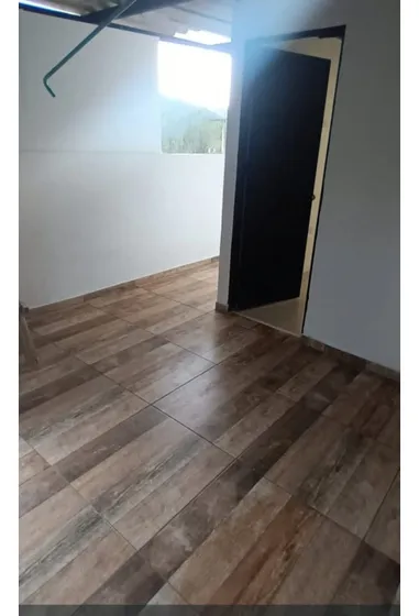 Venta De Casa Con Renta En San Sebastián 