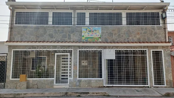  24-21532 Espacio Versátil En El Corazón De Maracay Para Tu Negocio. Urb La Maracaya Mord