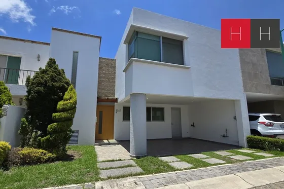 Casa En Venta En Zerezotla