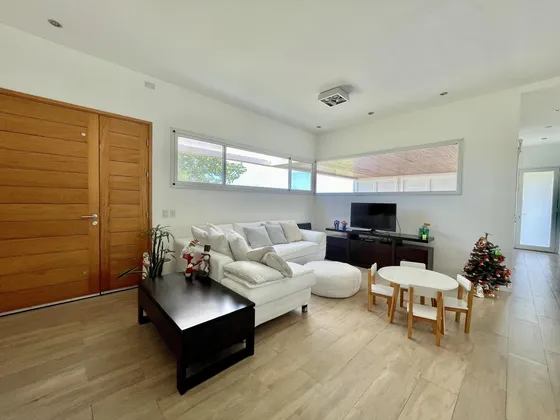 Casa En Venta De 3 Dormitorios En Haras De Funes - Funes