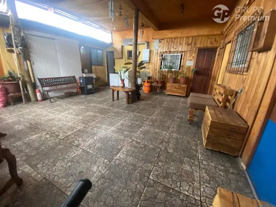 Acogedora Casa De 3 Dormitorios En Zona Céntrica