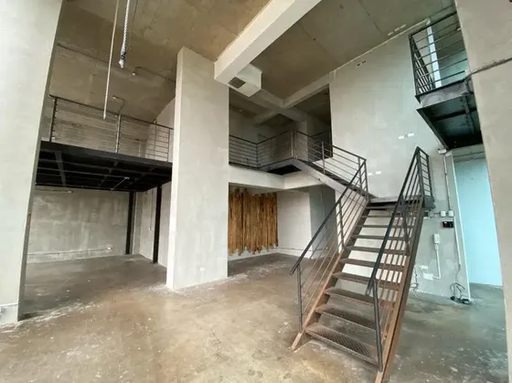 Local Comercial De 360 M2 En Bosques De Montemar