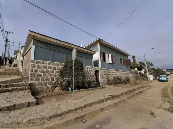 A La Venta Linda Y Clásica Casa Con Vista Al Mar En Centro D
