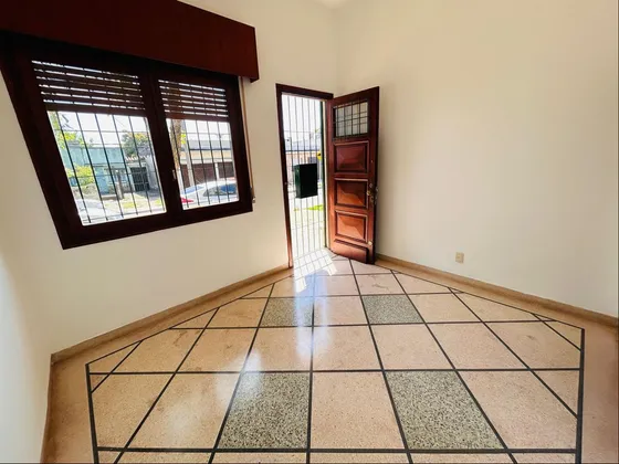 Venta Casa Al Frente  Ph Planta Baja 3 Dormitorios Y Patio