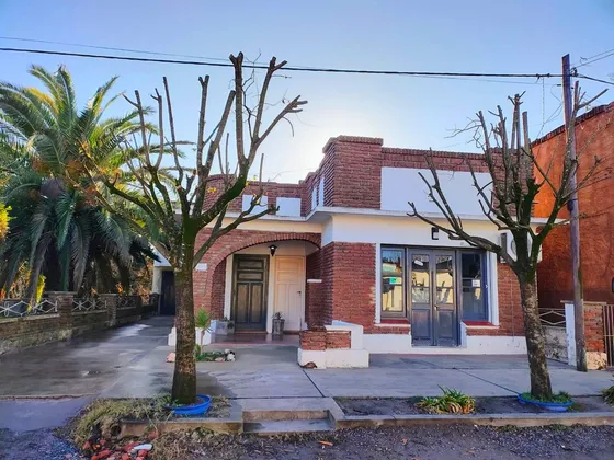 Casa Con Local A La Venta En Gobernador Ugarte, 25 De Mayo.