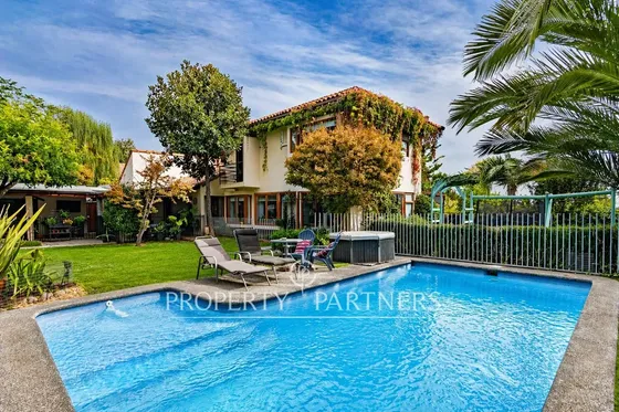 Venta De Preciosa Casa Remodelada, En Condominio D...