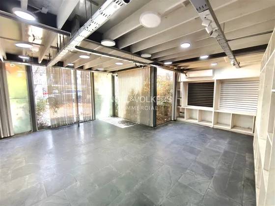 Moderno Local Comercial 2 Piso En Av. Salvador