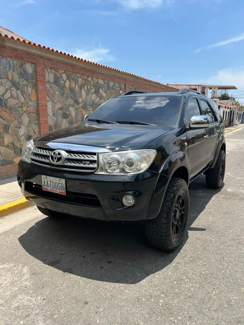 Toyota Fortuner V6