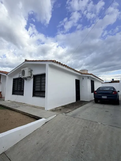 Casa Amoblada Y Equipada En Paraparal Los Guayos Cerca Al Seguro Social Jg