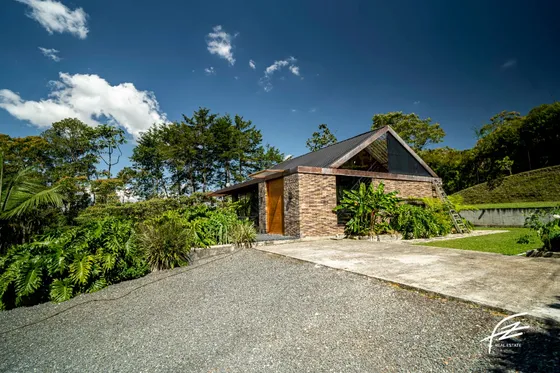 Hermosa Casa Campestre En La Ceja 