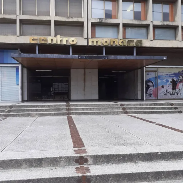 Alquiler De Local Comercial En Los Ruices