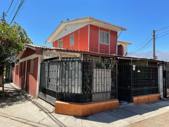 Casa Con 2 Construcciones Independientes