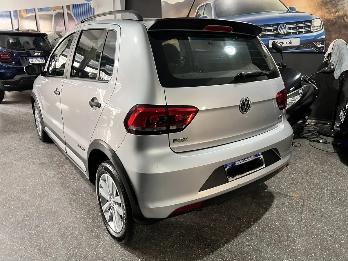 Volkswagen Fox 1.6 Track553365739489863685