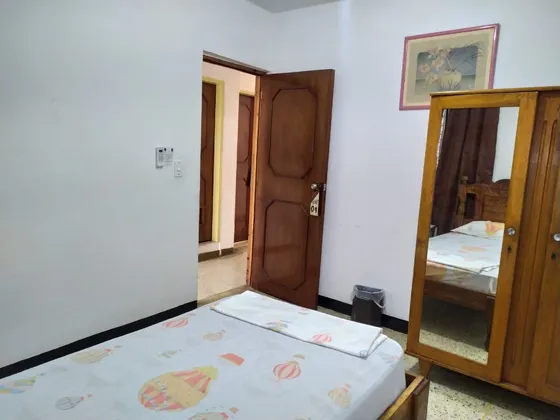 Se Alquila Habitación  Para Caballero En La  Urb. Floresta (chacao), Aire Acondicionado, Entrada Independiente.