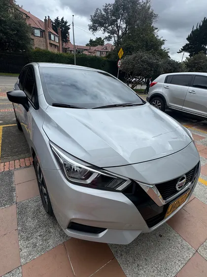 Nissan Versa 1.6 Sense Cvt