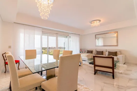 Venta De Departamento 3 Ambientes C/cochera En Chateau, Puerto Madero