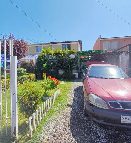 Casa Luminosa En Sector Céntrico De Quilicura