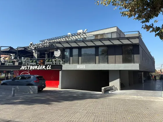 Local Comercial De 50 + Terraza, Strip Center Vitacura 