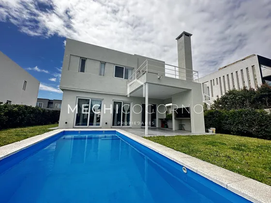 Casa En Venta De 3 Dormitorios En Suite En Castaños, Nordelta