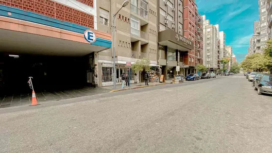 Venta Cochera Zona Centro - Edificio Namuncurá