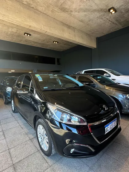 Peugeot 208 1.6 Allure