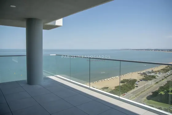 Hermoso Apartamento A Estrenar Frente Al Mar En Venetian Luxury Residences, Punta Del Este.