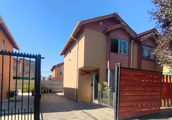 Casa De 2 Pisos En Venta En San Bernardo
