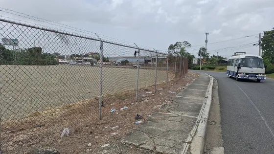 Solar En Alquiler En La Autopista Duarte Esquina Carretera Merca Santo Domingo Consta De 12mil Metros 