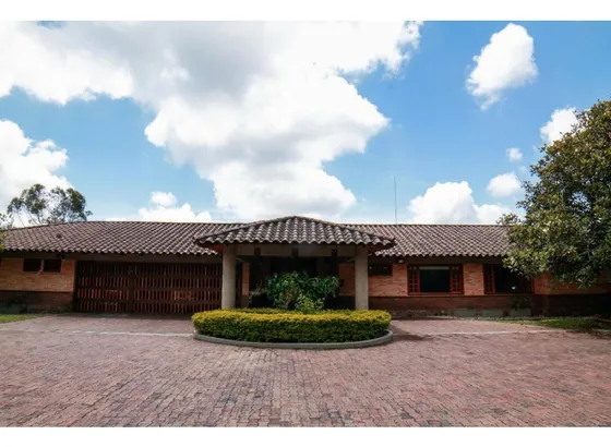 Se Vende Casa En El Escobero Parte Alta En Unidad