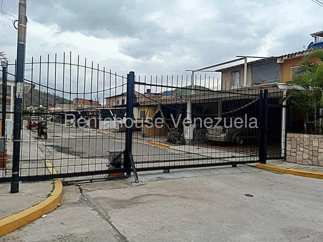 Casa En Venta Ubicada En Las Lomas De La Hacienda San Diego Carabobo Venezuela Cod 25-19863 Eloisa Mejia