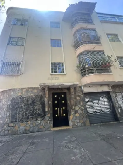 Venta | Apartamento 83 Mtrs | 3 Habitaciones| 1 Baño | 1 Puesto De Estacionamiento
