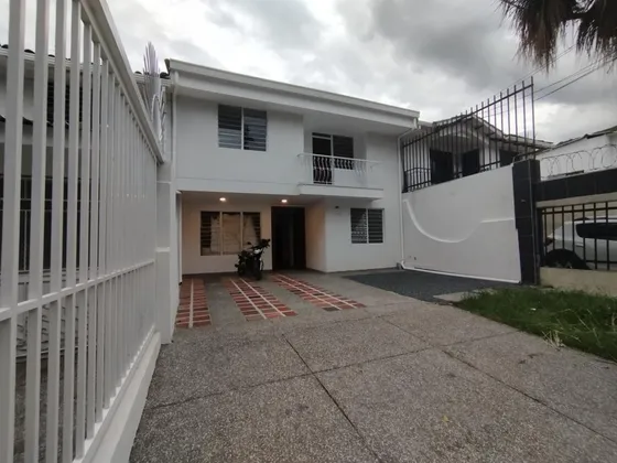 Casa En Arriendo En Pampalinda. Cod A10821